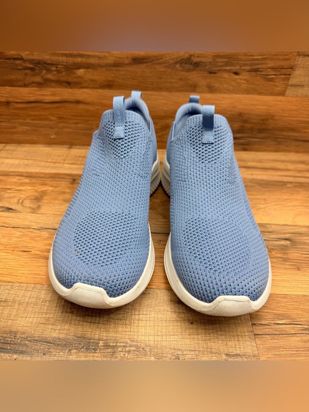 Skechers women’s size 8 Slip-On Knit Sneakers - Light Blue with Cream Sole - Picture 3 of 9